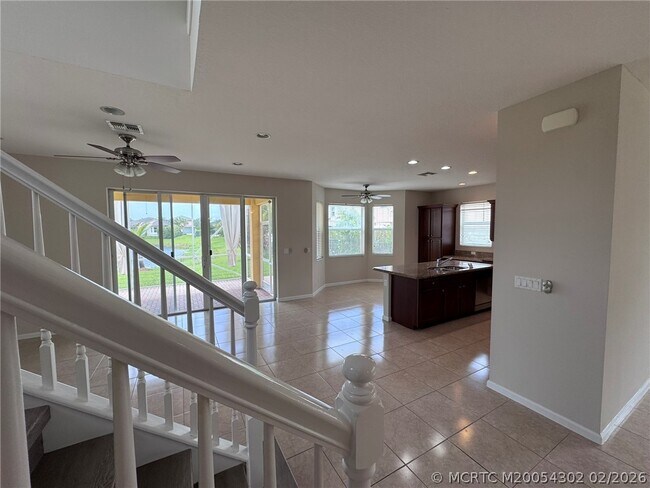 Building Photo - 11239 SW Barton Way