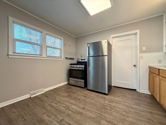 Building Photo - RD T 23-029