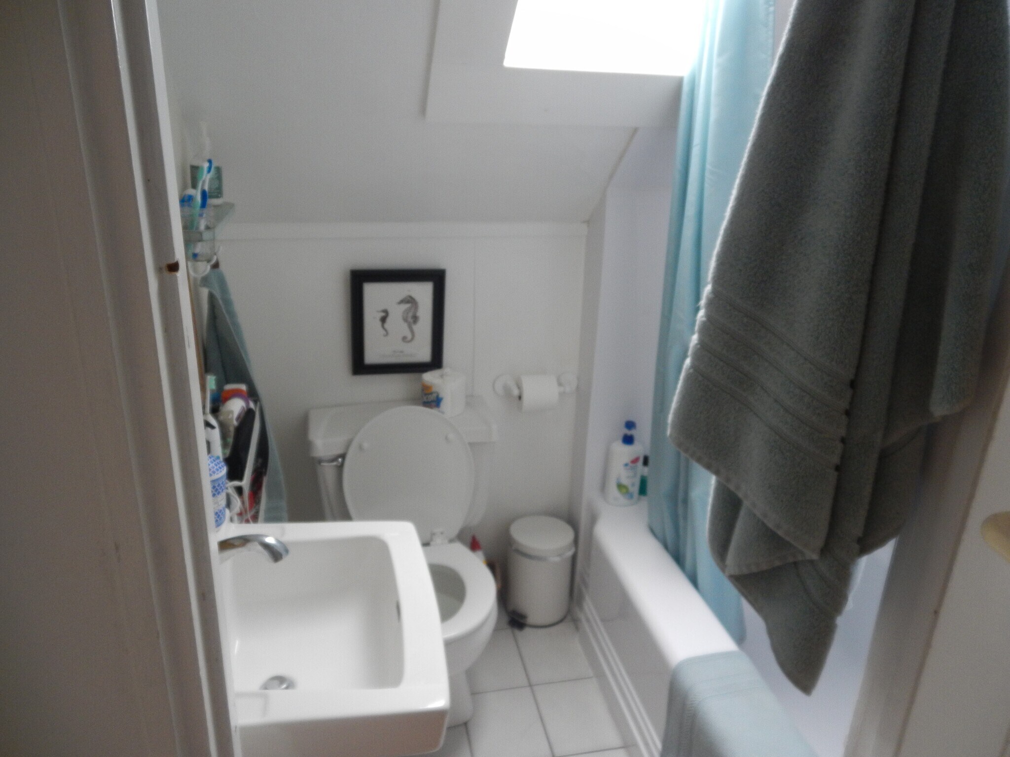 Bathroom - 85 Tower St