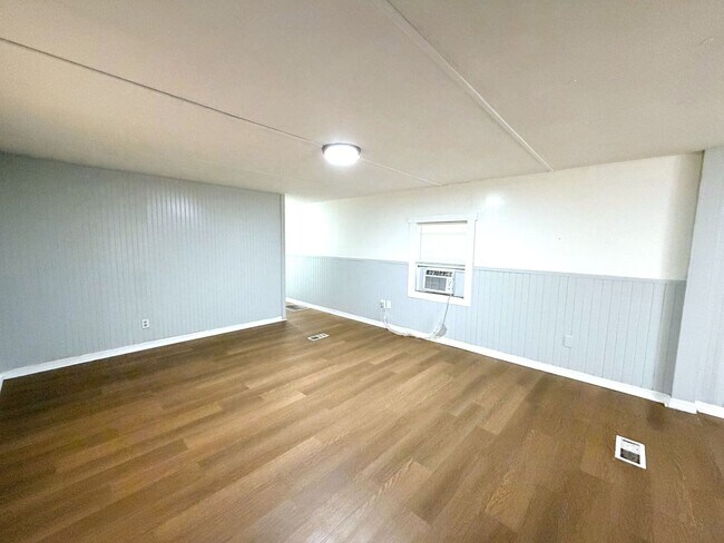 Building Photo - 240 State St