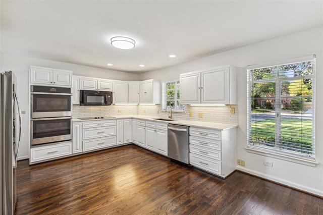 Building Photo - 4421 University Blvd