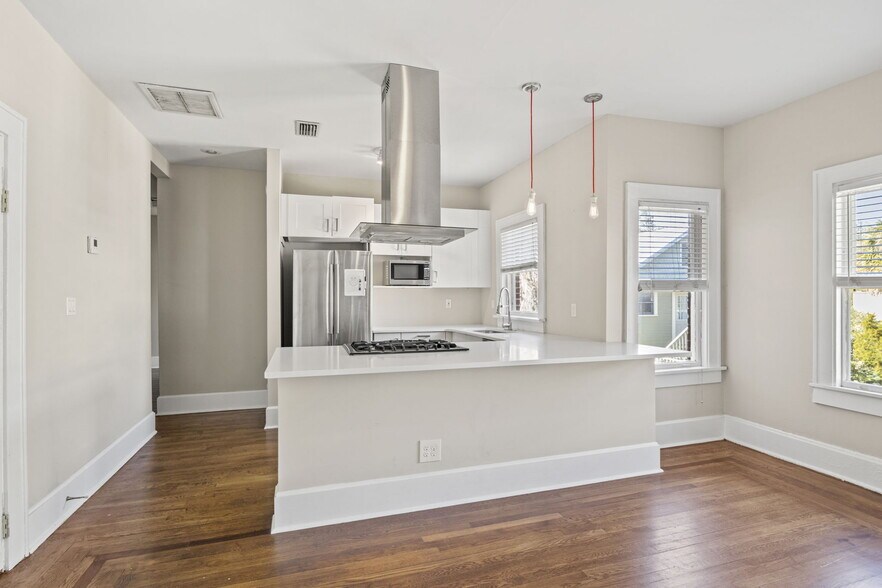 Building Photo - 1334 N Laura St