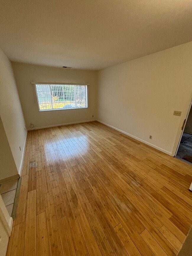 Primary Photo - 3501 Richmond Blvd