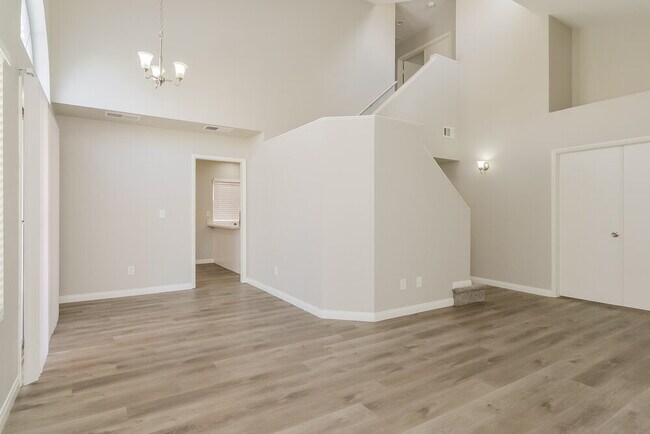 Building Photo - 1706 Autumn Rust Dr