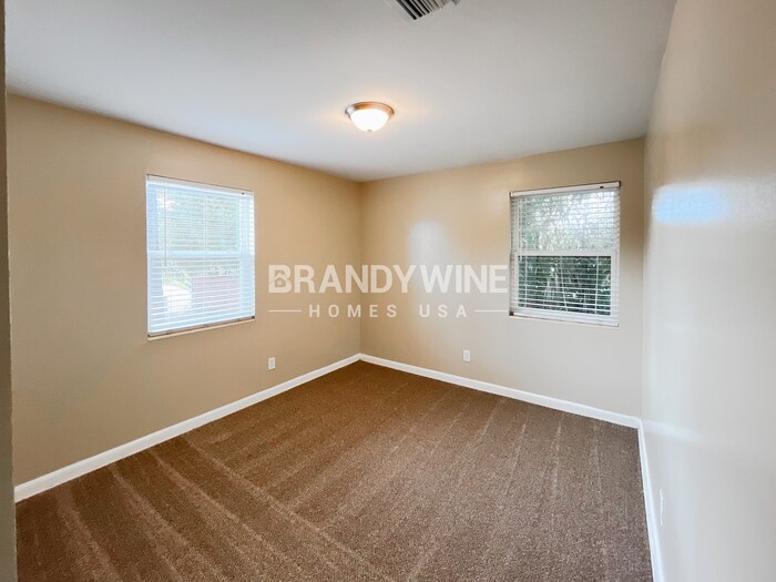 Building Photo - 6011 Meadow Ln