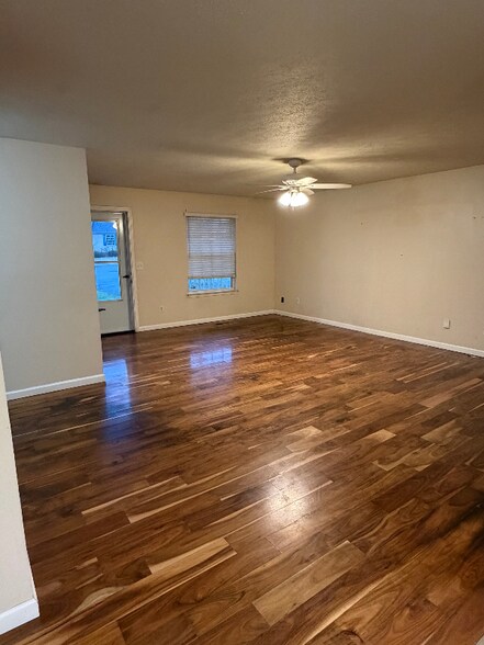 Building Photo - 204 Michelle Ct