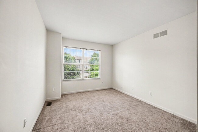 Building Photo - 2878 Barclay Wy