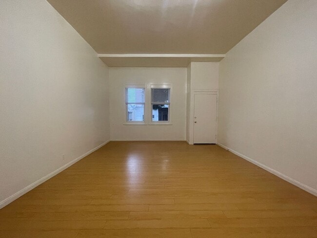 Building Photo - 1154 Kearny St