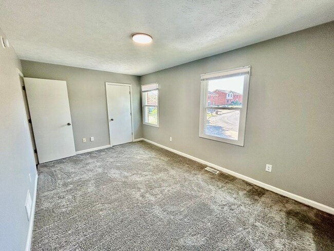 Building Photo - September Rent Free! Modern 3BR Apartment ...
