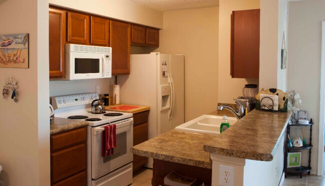 Building Photo - 2045 Hunters Glen Dr