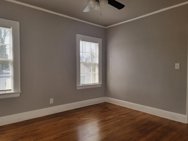 Building Photo - Charming Craftsman in the Heart of Atlanta...