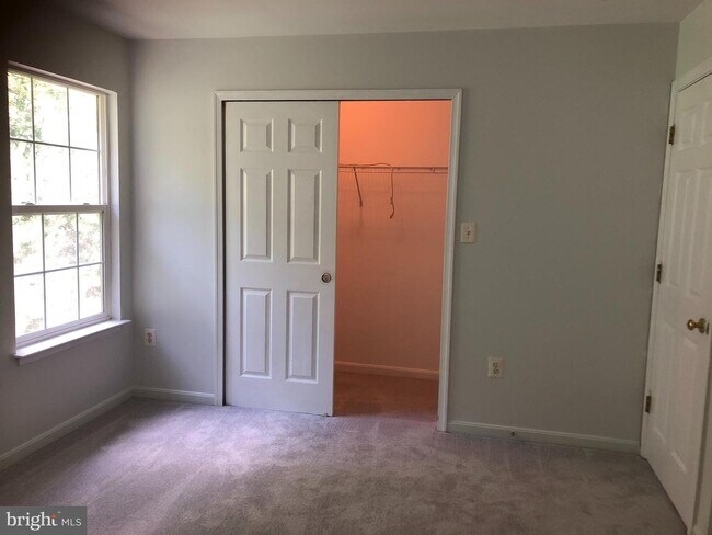 Building Photo - 5558 Clifton Crest Way