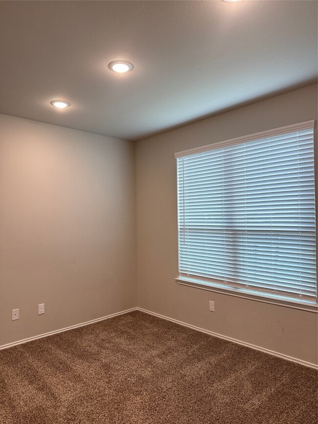 Building Photo - 20130 Parkway Ln