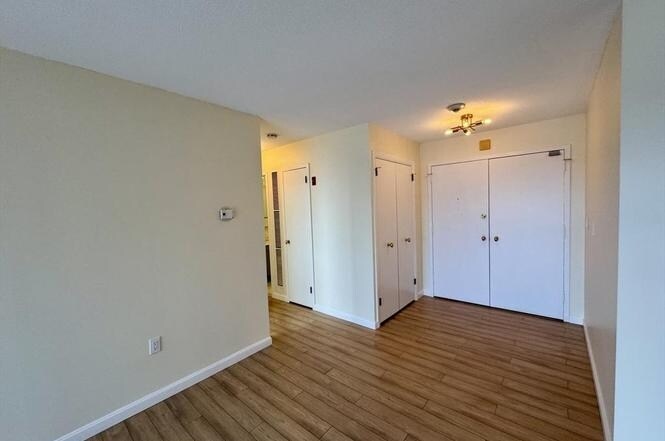 Building Photo - 1004 Paradise Rd