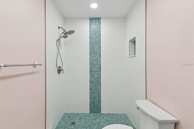 Building Photo - 14800 Walsingham Rd