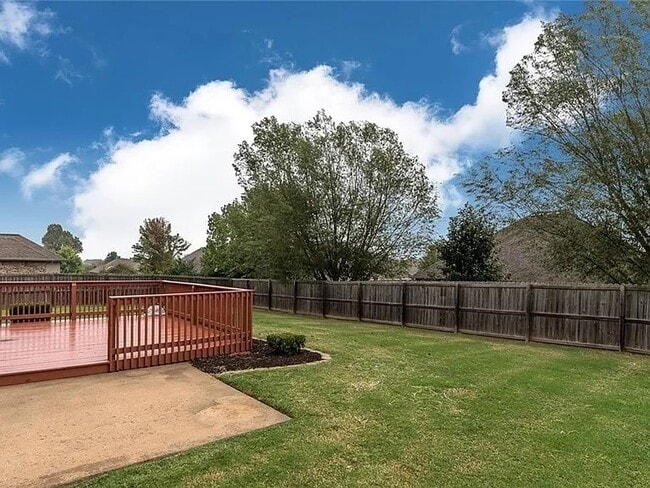 Building Photo - 1588 N Hazeltine Dr