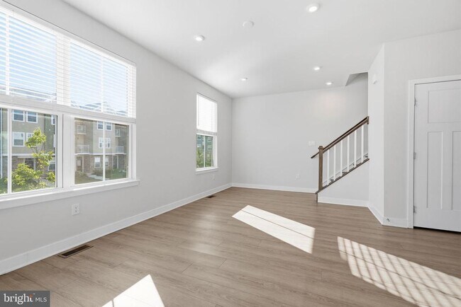 Building Photo - 30 Dolcie Ln