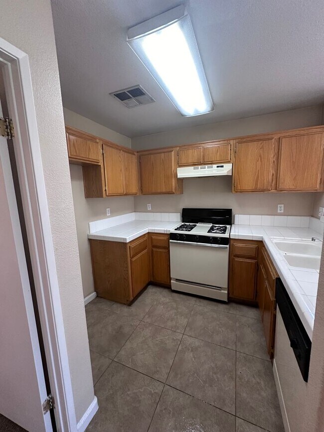 Building Photo - 4404 Pebble Creek Dr
