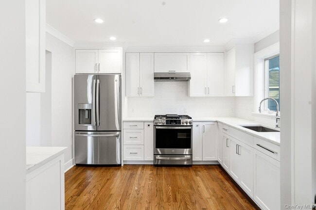 Building Photo - 71 Henry Ave