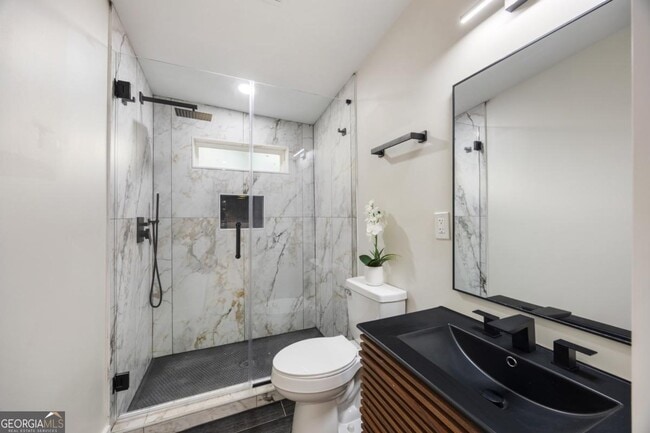 Building Photo - 2555 Flagstone Dr SE