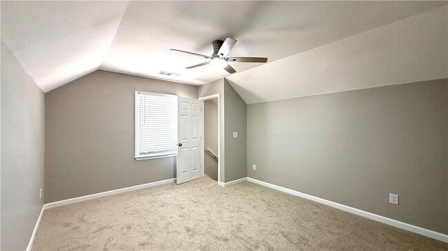 Building Photo - 1735 Ridgefield Dr