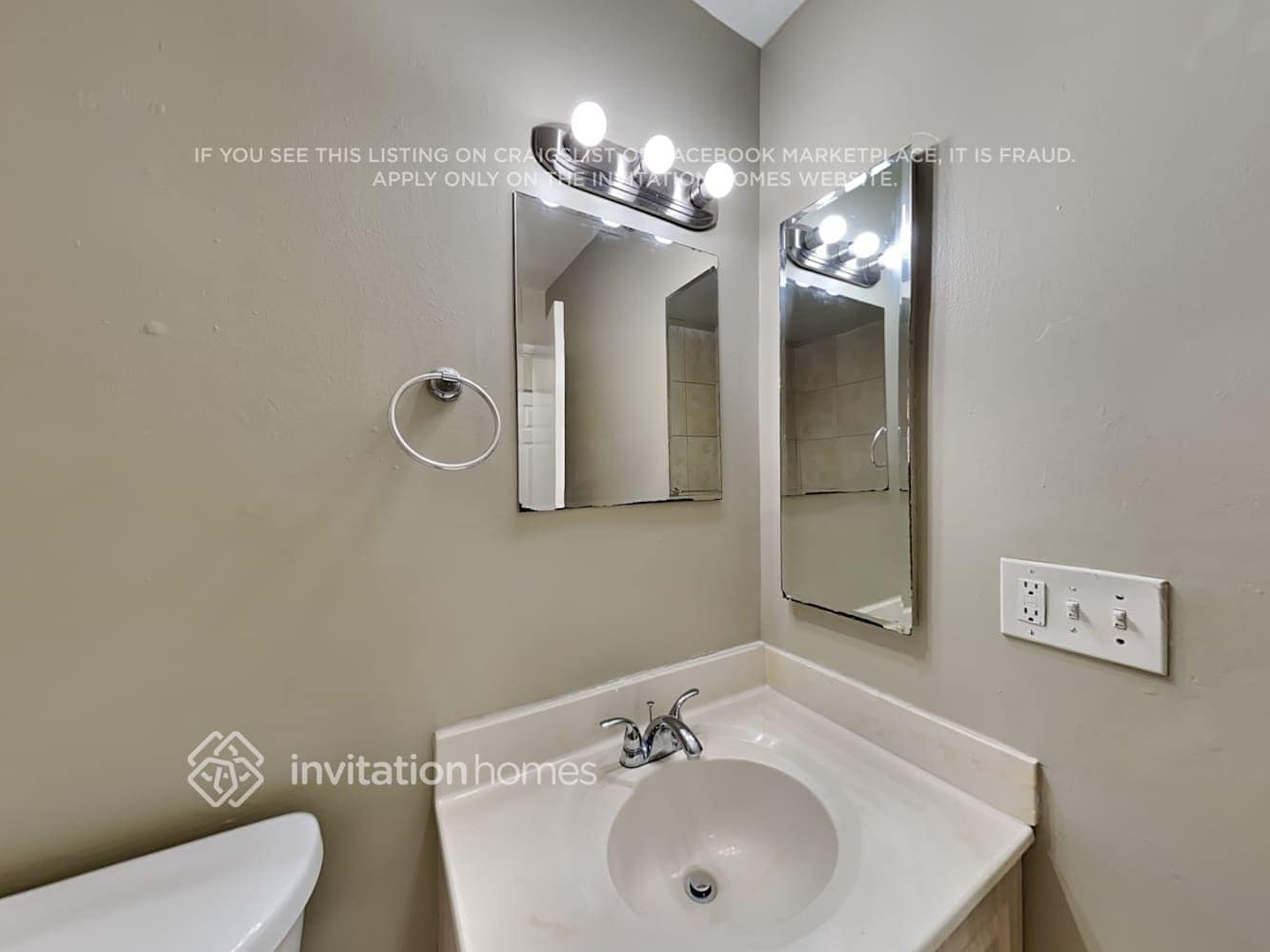 Building Photo - 10884 Grandview Ct