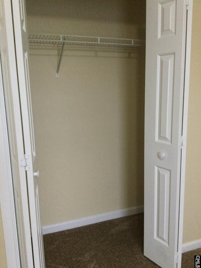 Building Photo - 15 Lamplighter Ct