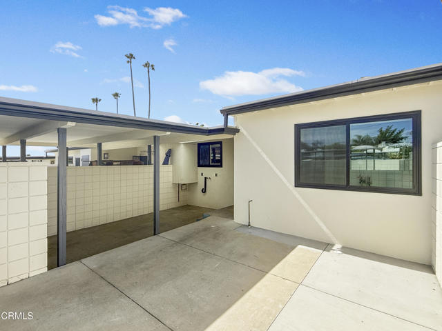 Building Photo - 61 Redwood Ave