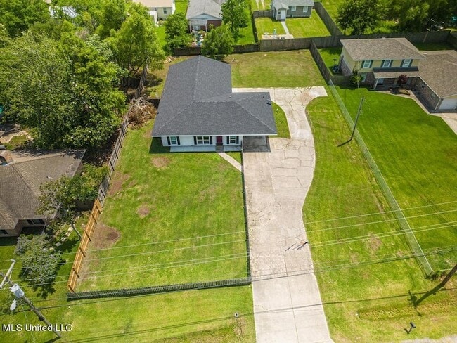 Building Photo - 410 Old Spanish Trail