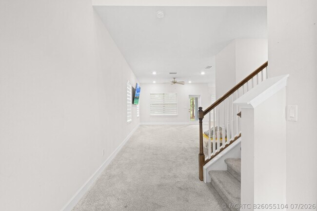 Building Photo - 692 NE Turtleback Trail