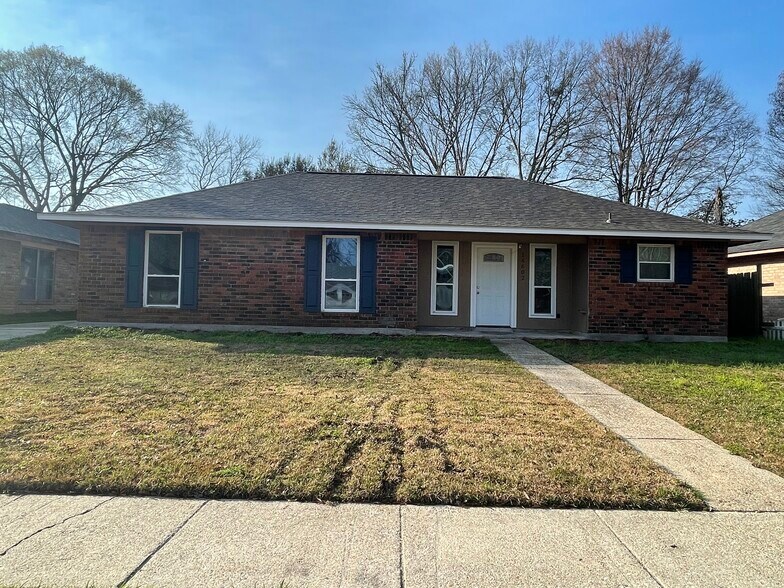 Building Photo - 16602 Morel Ave