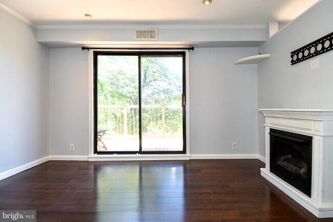 Building Photo - 308 Forbes St