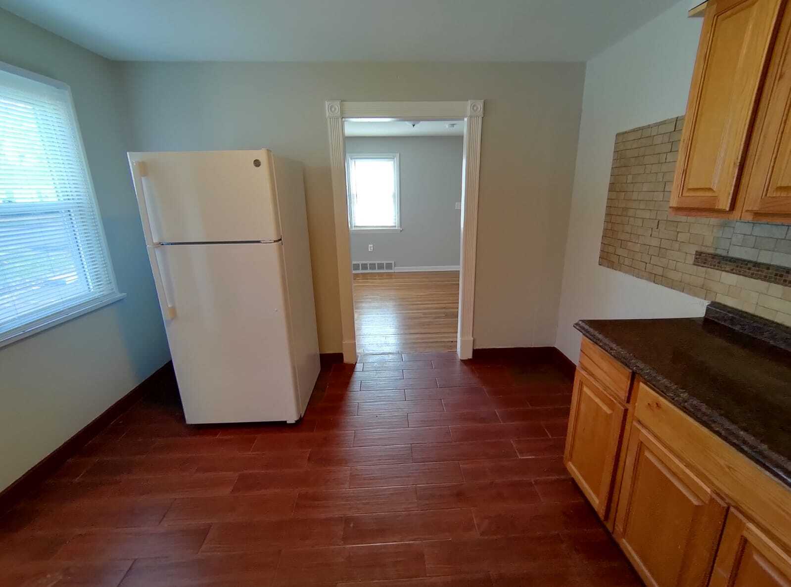 Building Photo - 134 W Side Dr