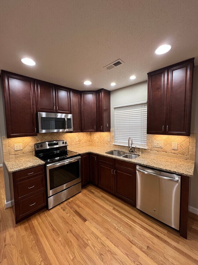Building Photo - 4 Bedroom Home INDIAN TRAIL
