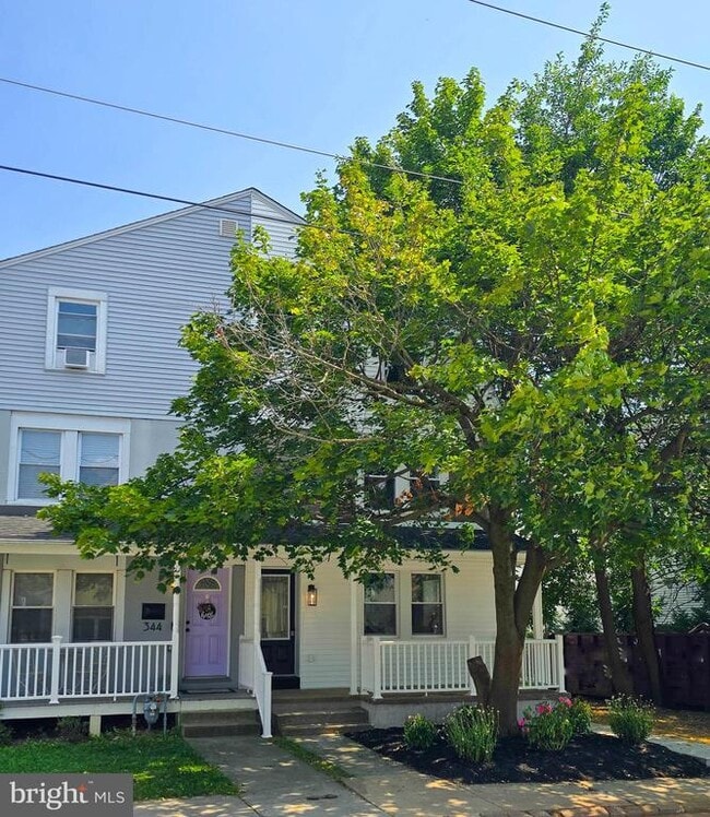 Building Photo - 342 E Barnard St