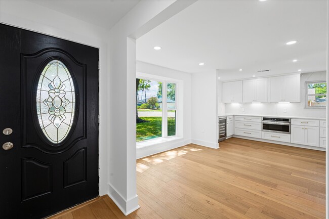 Building Photo - 10730 Wickersham Ln