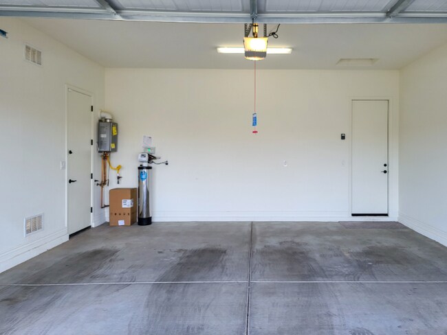 Building Photo - 20917 E Reins Rd