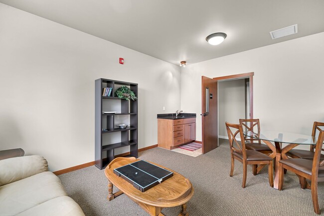 Building Photo - Beautiful Condo in Lynden
