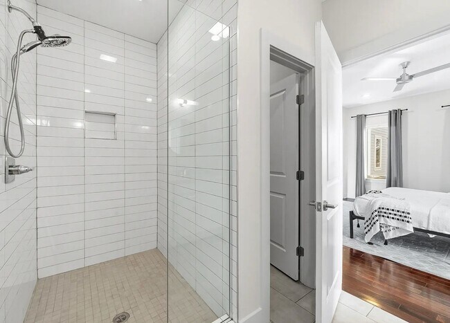 Building Photo - 1240 2nd Ave S