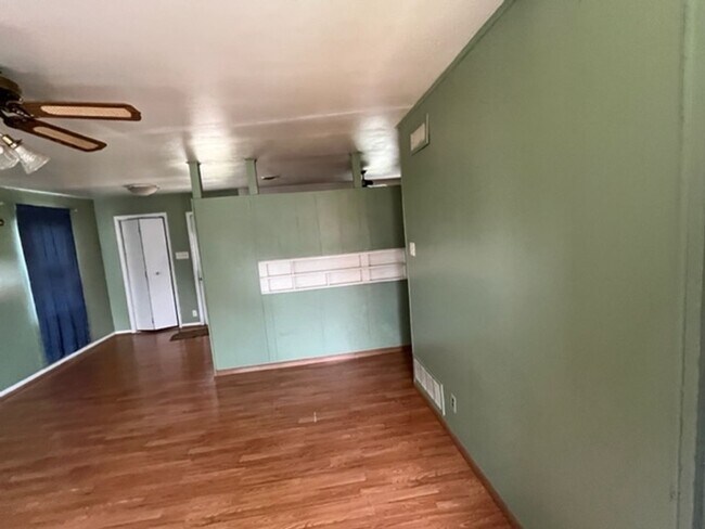 Building Photo - 3411 NE 22nd Ave