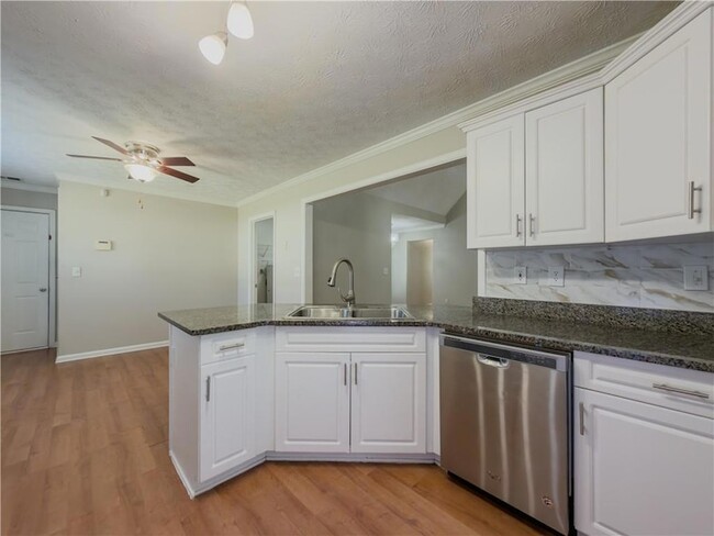 Building Photo - 593 Red Tip Ln