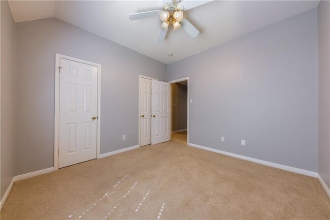 Building Photo - 15831 W Dorman Dr