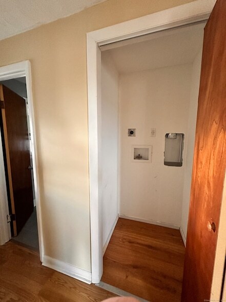 Building Photo - 34 N Spring St