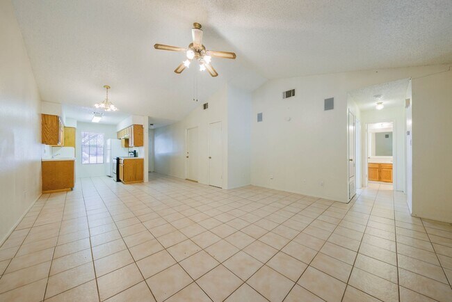 Building Photo - 8810 Piney Point Dr