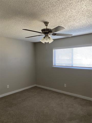 Building Photo - 802 Las Palmas Dr