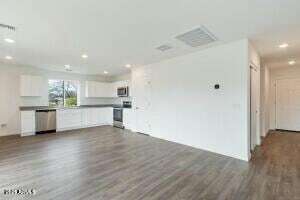 Building Photo - 20526 E Cedar Canyon Dr