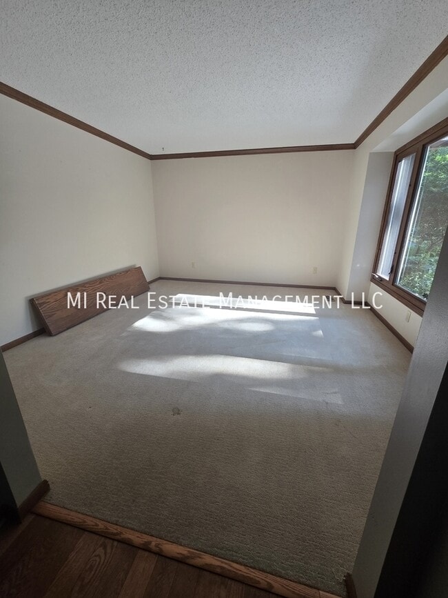 Building Photo - 1268 Oakhampton Rd