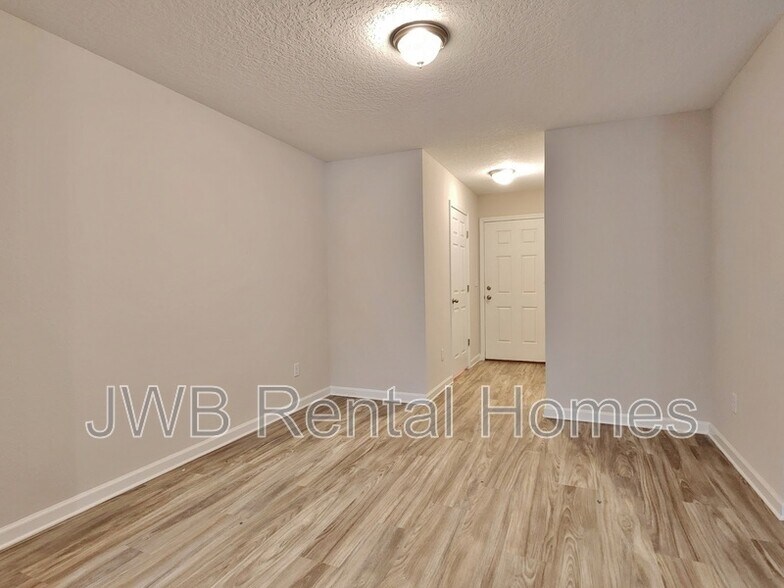 Building Photo - 1233 Neva St