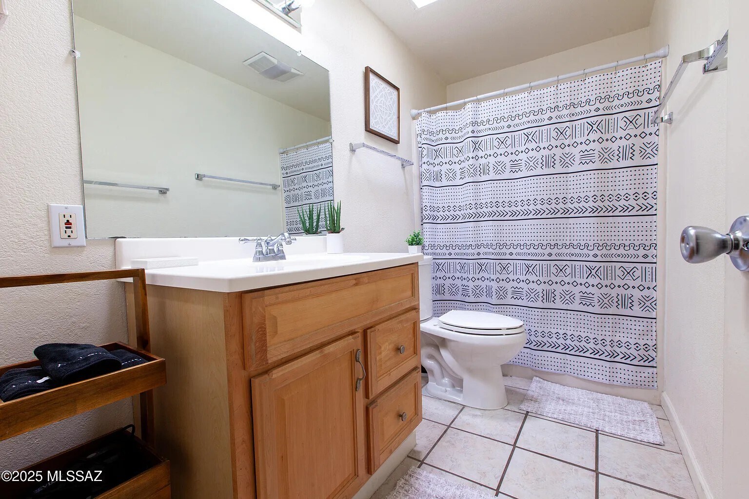 2nd Bathroom - 2819 E 20th St