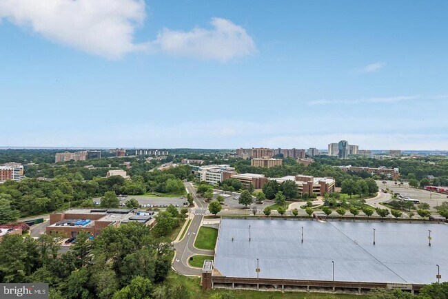 Building Photo - 3709 S George Mason Dr
